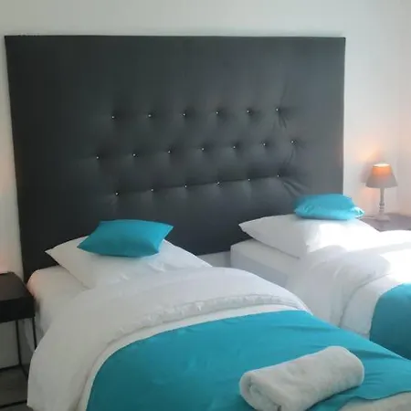 La P'tite Maison Du Chateau Tatil Evi Eclassan